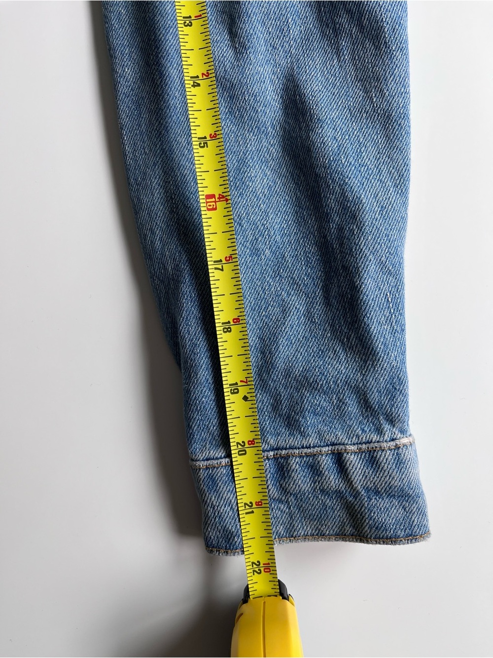 BNWT Topshop Cropped Light Wash Denim Jacket - Picture 6 of 6